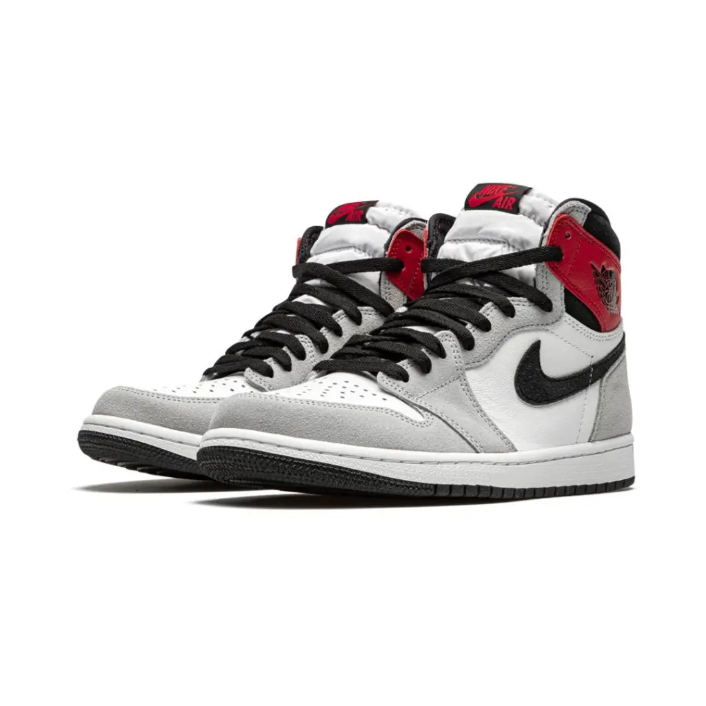 AIR JORDAN 1 RETRO HIGH OG
“Light Smoke Grey 3