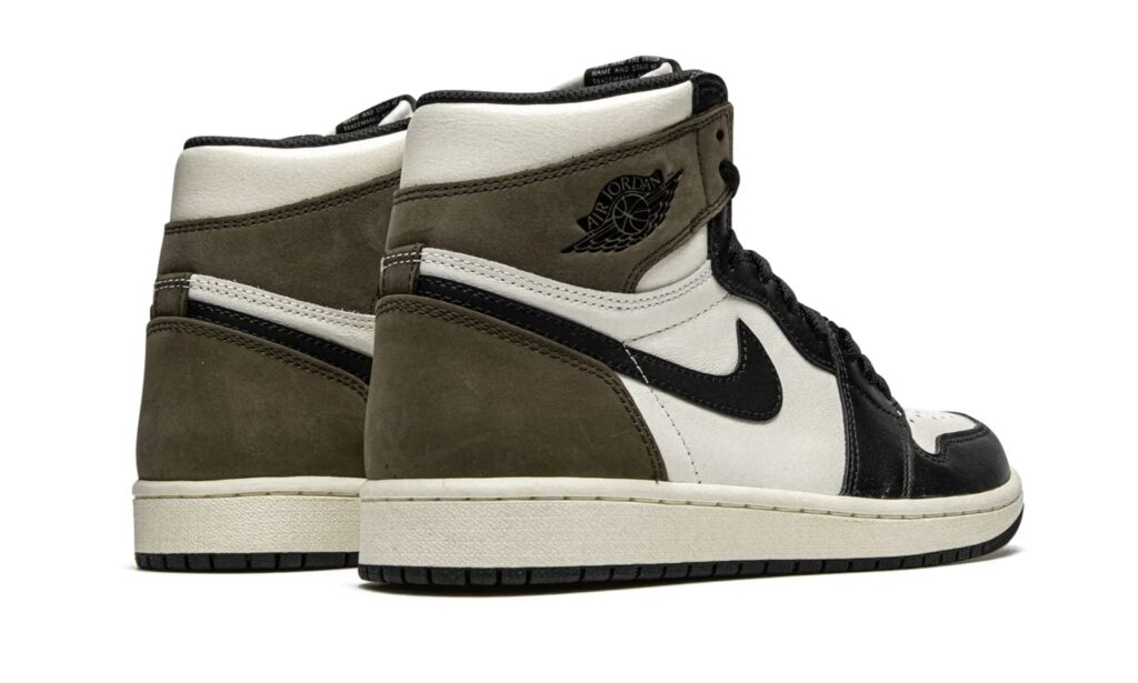 AIR JORDAN 1 RETRO HIGH OG “DARK MOCHA” 4