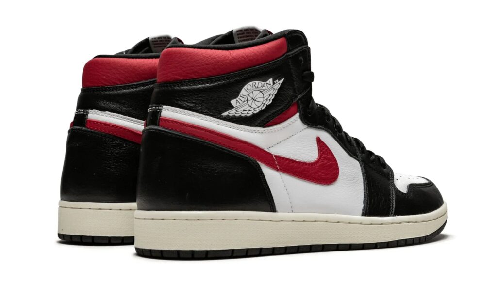 AIR JORDAN 1 RETRO HIGH OG “GYM RED” 4