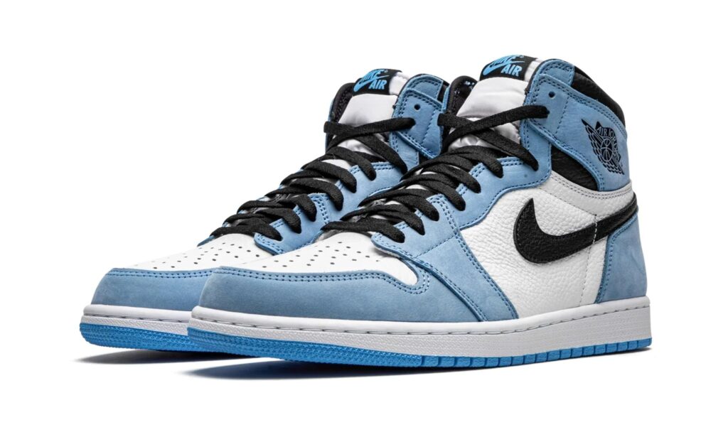 AIR JORDAN 1 RETRO HIGH OG “UNIVERSITY BLUE” 3