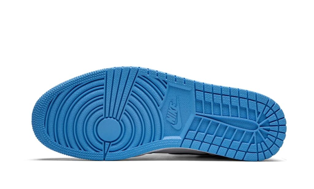 AIR JORDAN 1 RETRO HIGH OG “UNIVERSITY BLUE” 5