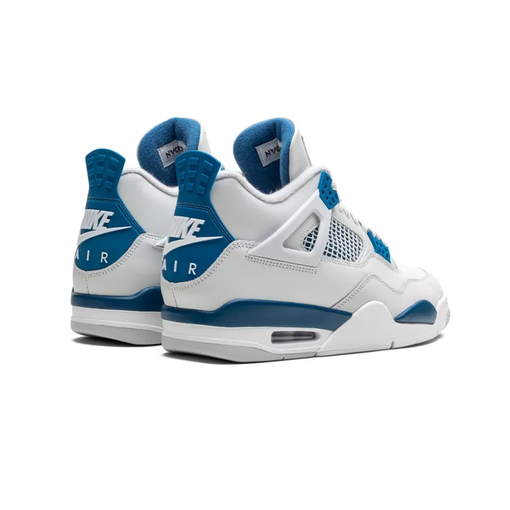 AIR JORDAN 4 OG
“Military Blue” 4