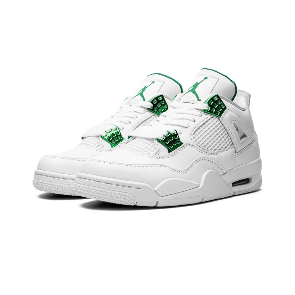 AIR JORDAN 4 RETRO
“Metallic Pack – Pine Green” 3