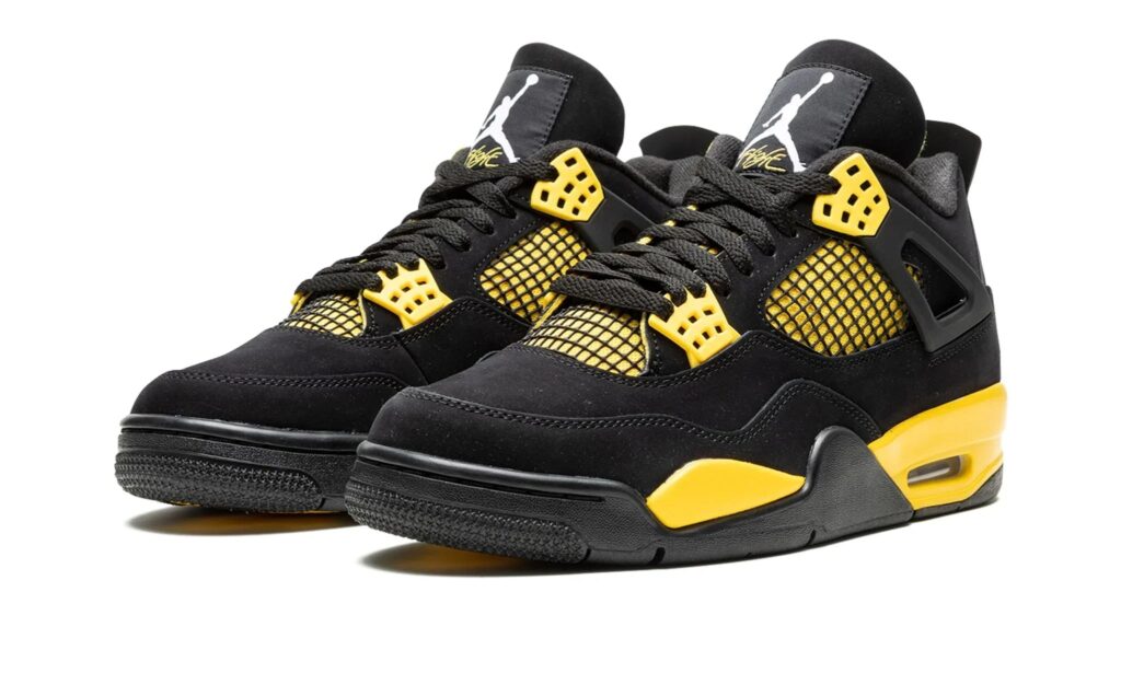 AIR JORDAN 4 RETRO “THUNDER 2023” 3
