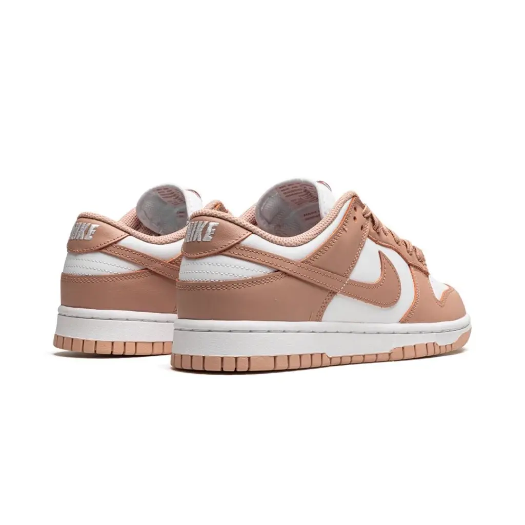 DUNK LOW
“Rose Whisper” 4