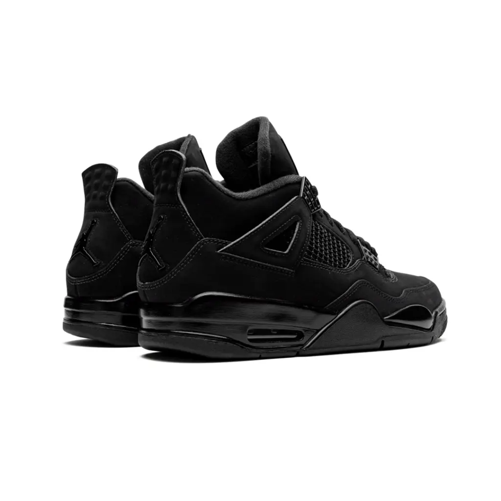JORDAN
AIR JORDAN 4 RETRO
“Black Cat 2020” 4