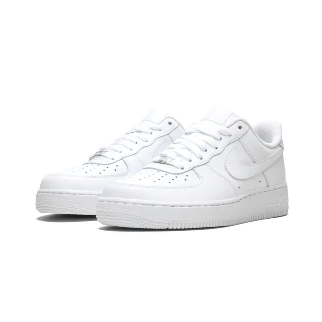 AIR FORCE 1 LOW 07
“Triple White” 3