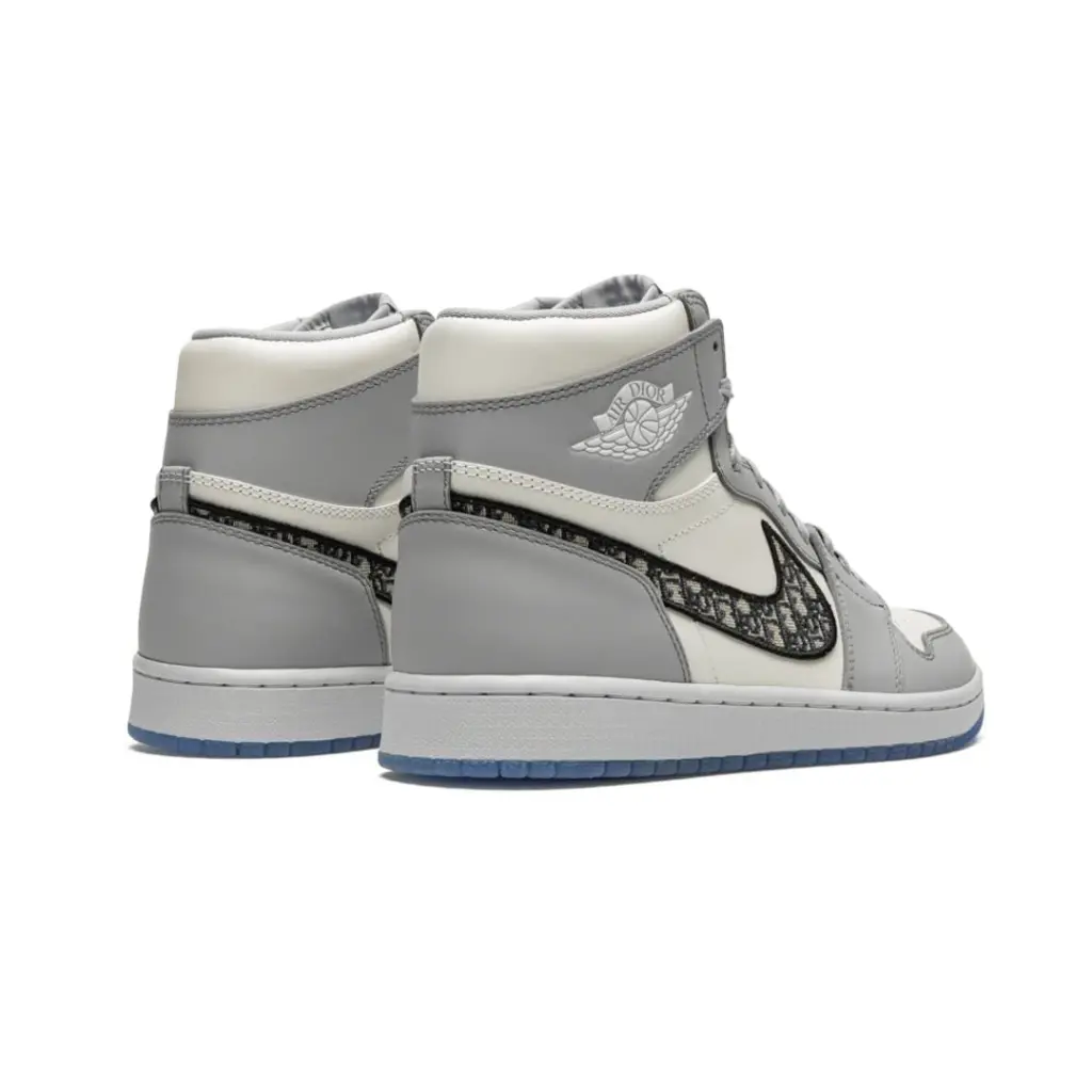 AIR JORDAN 1  HIGH
“Dior” 4