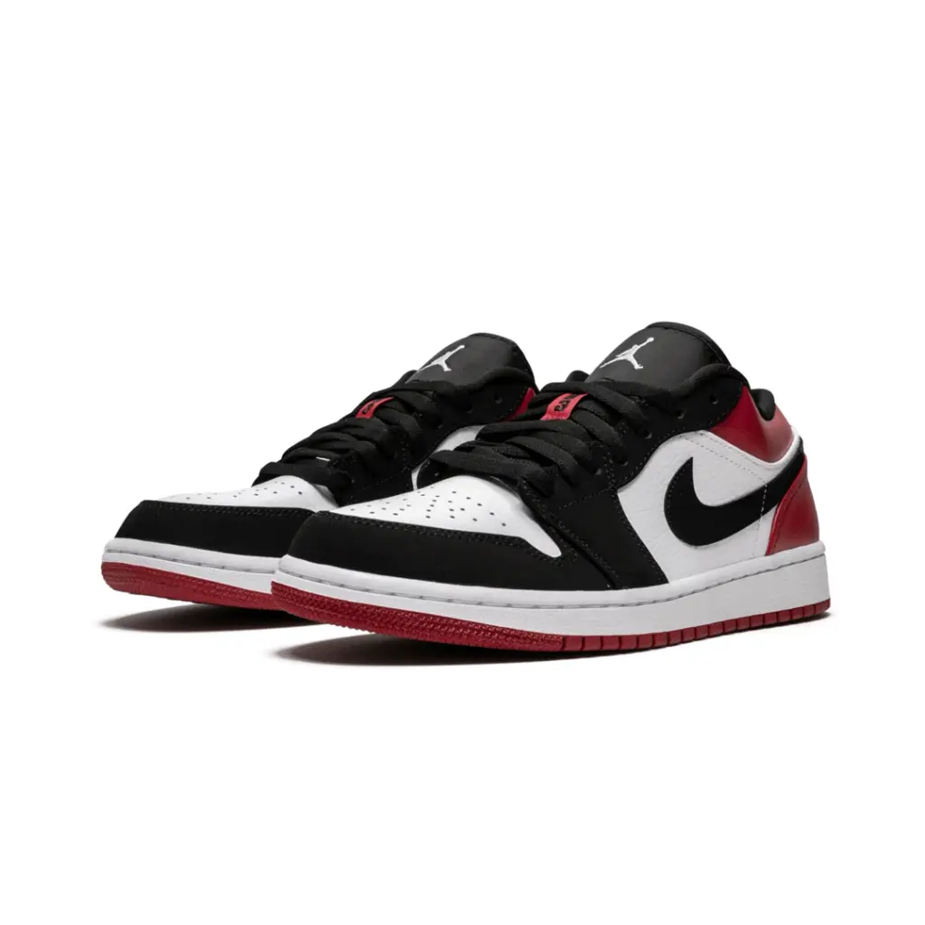 AIR JORDAN 1 LOW
“Black Toe” 3
