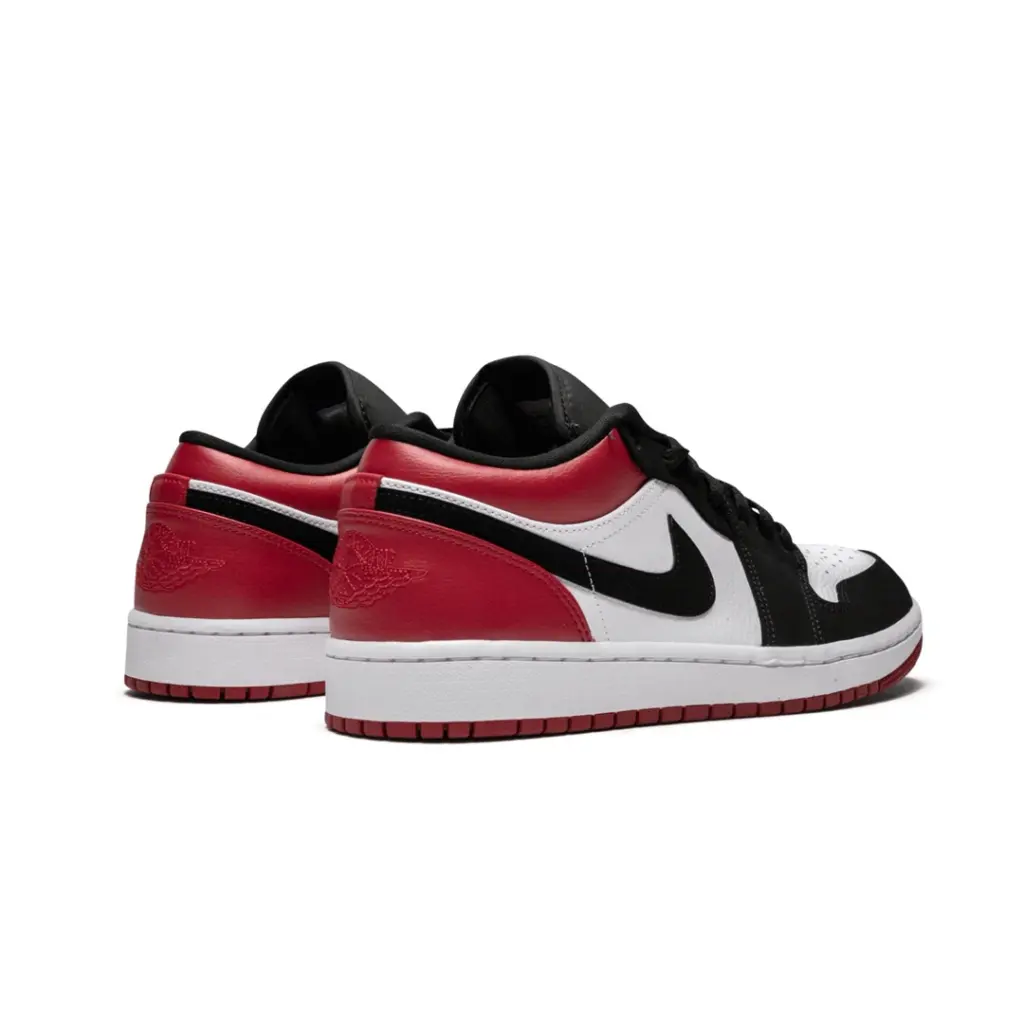 AIR JORDAN 1 LOW
“Black Toe” 4