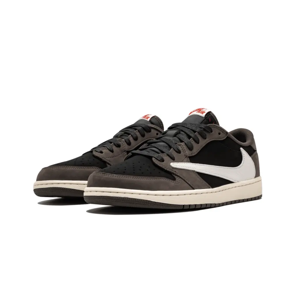 AIR JORDAN 1 LOW
“Travis Scott” 3