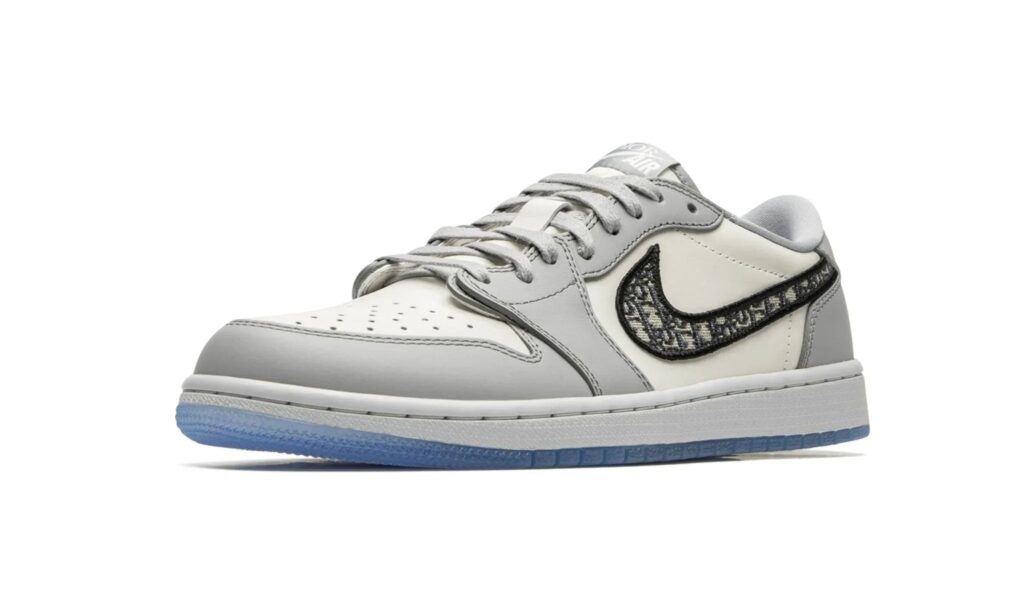 AIR JORDAN 1 LOW “DIOR” 2