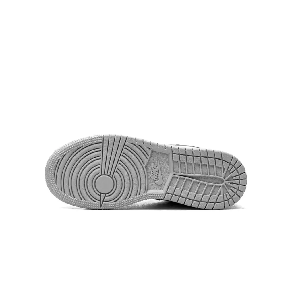 AIR JORDAN 1 LOW GS
“Smoke Grey” 4
