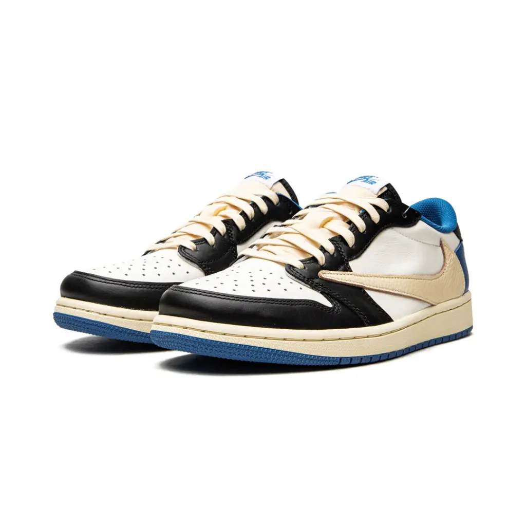 AIR JORDAN 1 LOW OG SP
“Travis Scott – Fragment” 3