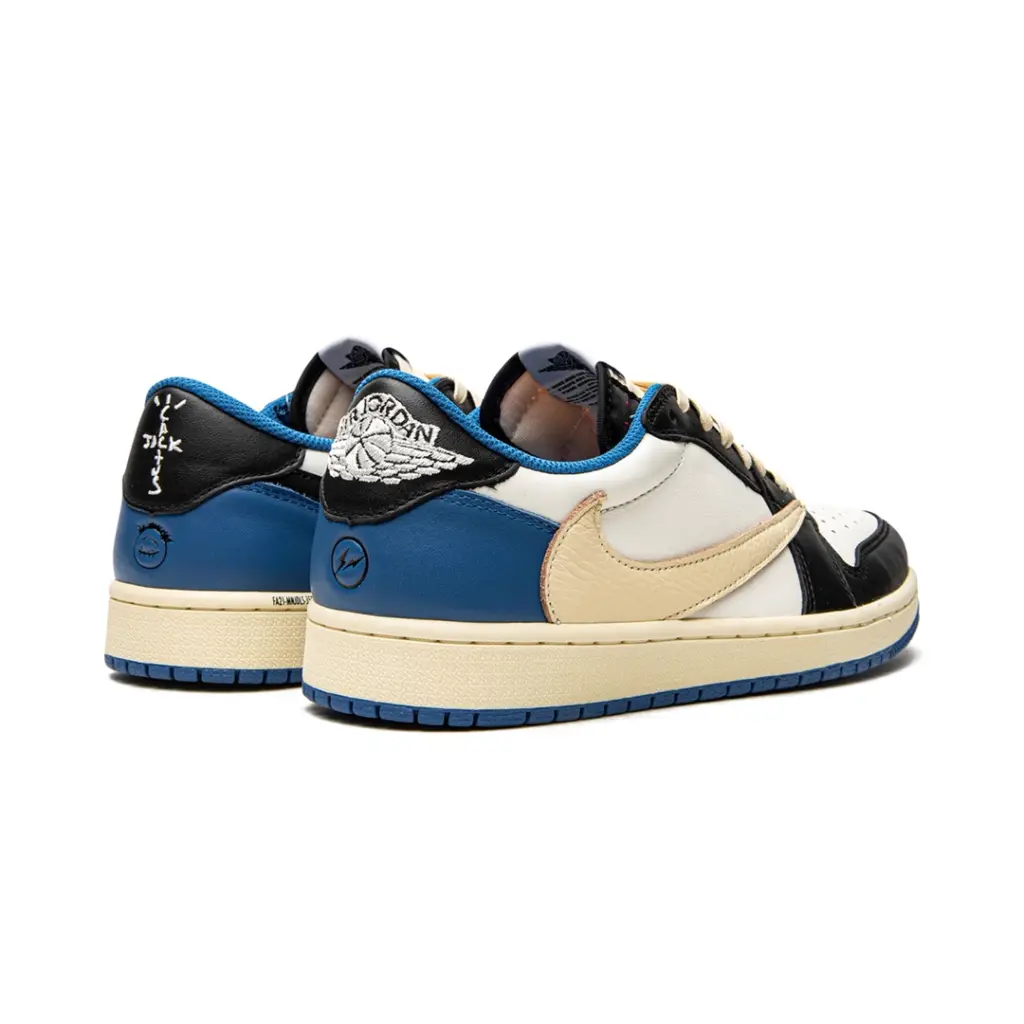 AIR JORDAN 1 LOW OG SP
“Travis Scott – Fragment” 4