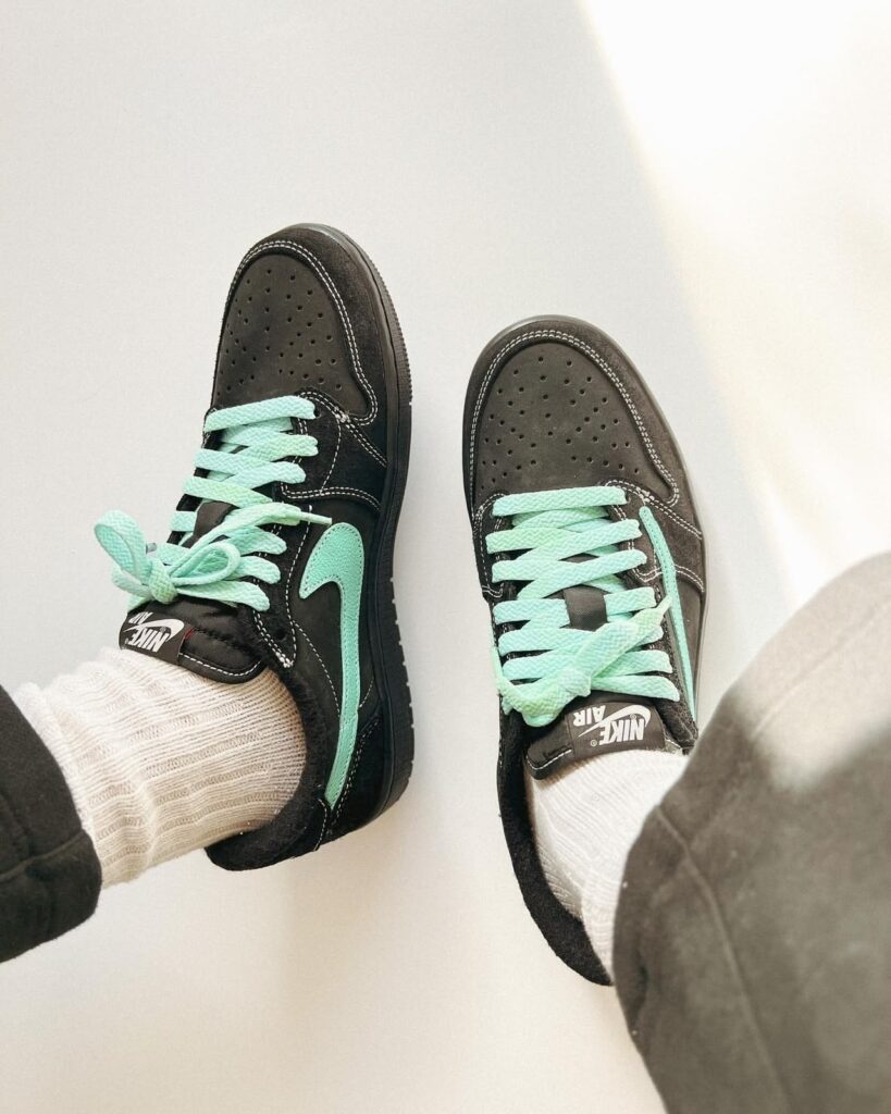 Travis Scott x Air Jordan 1 Low Tiffany 3
