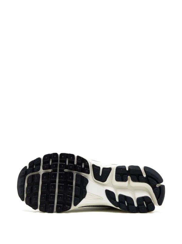 Nike Zoom Vomero 5 ‘Photon Dust 4