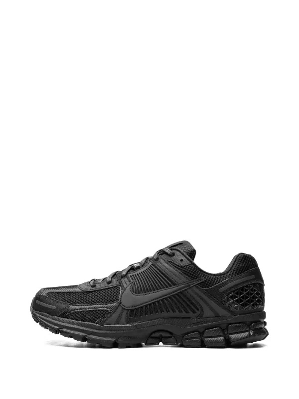 Nike Zoom Vomero 5 “Triple Black” 4
